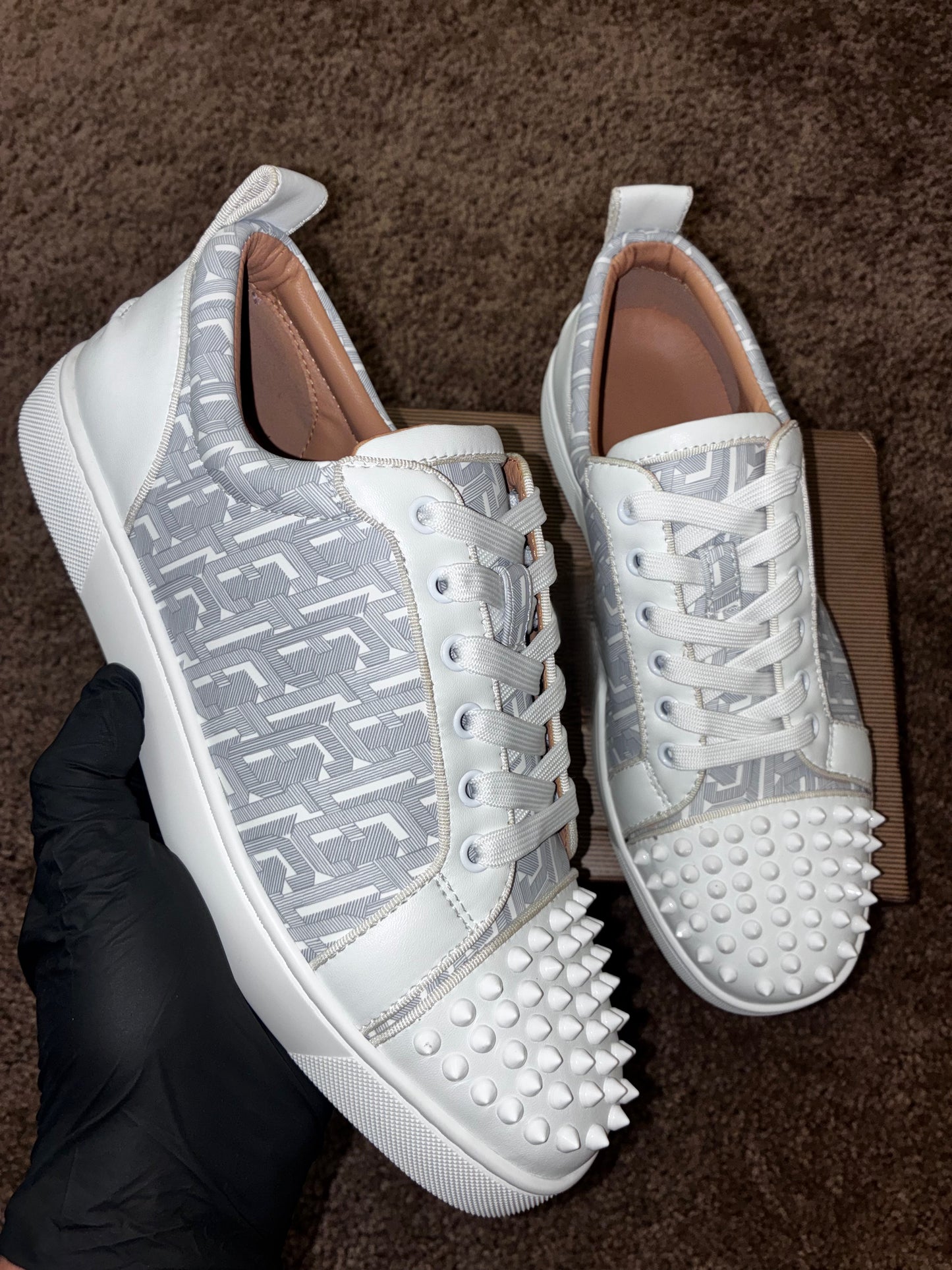 Geometric White